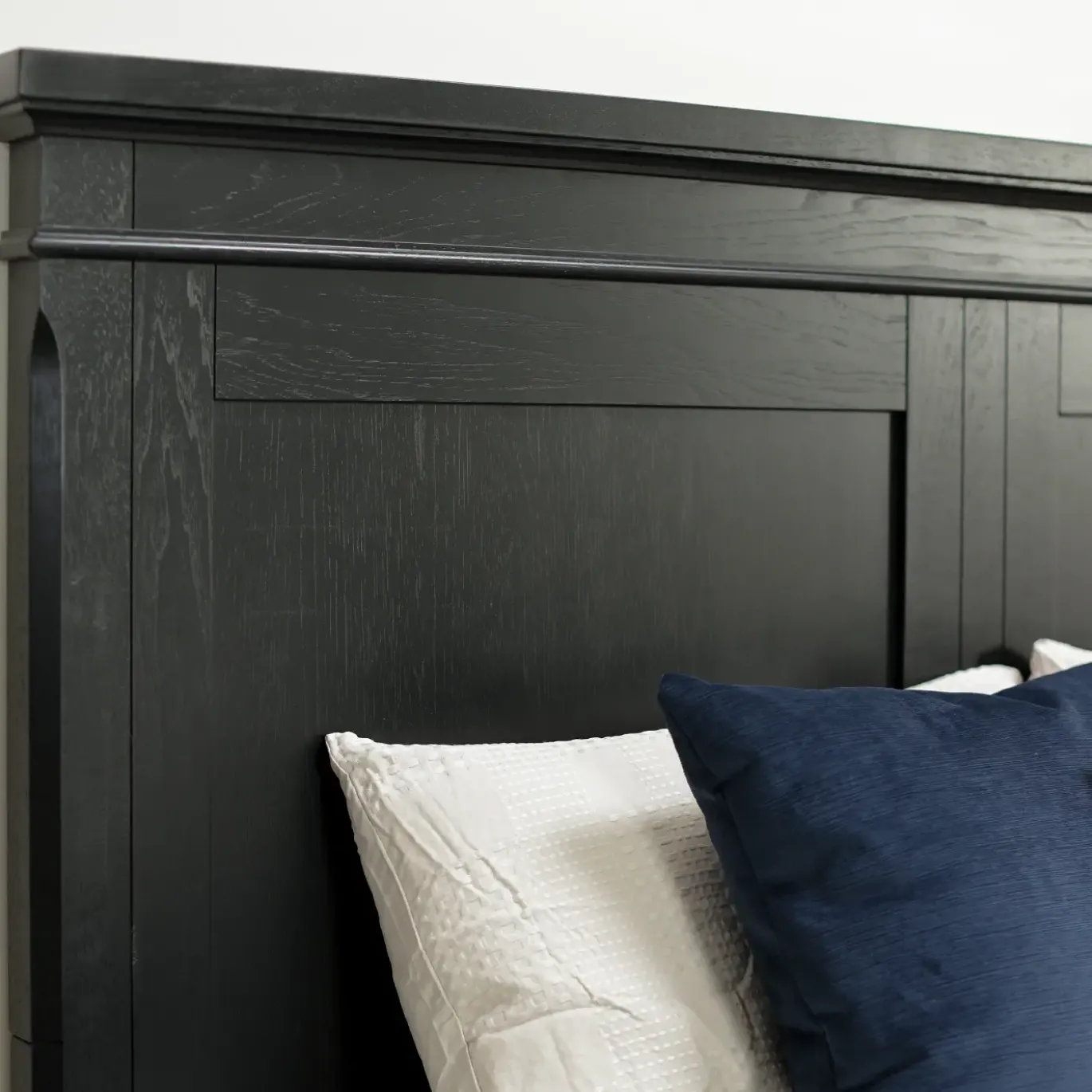 Modern Classics Black Bed-New!